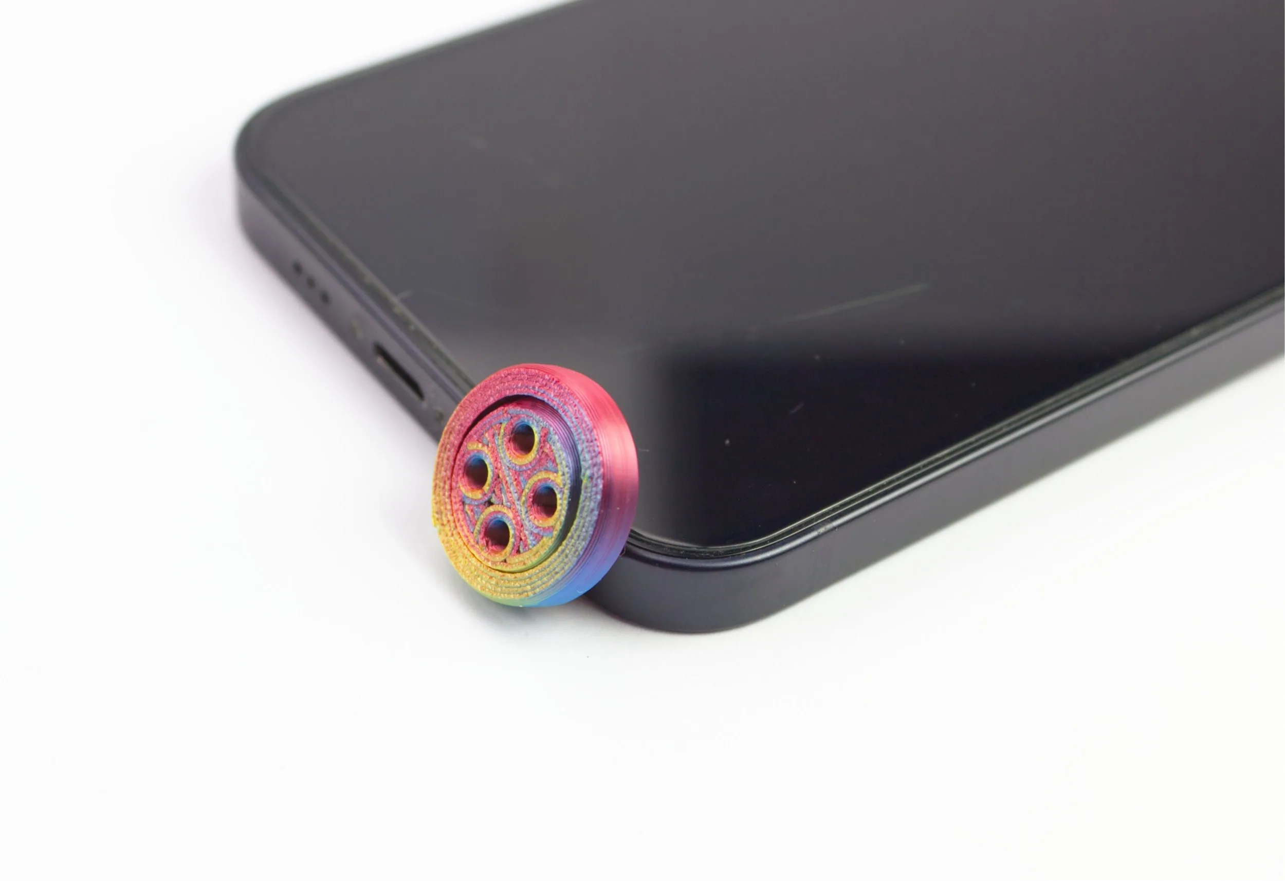 Buntes 3D-gedrucktes Knopf Fingerspielzeug Fidget Toy in Regenbogenfarben aus Österreich